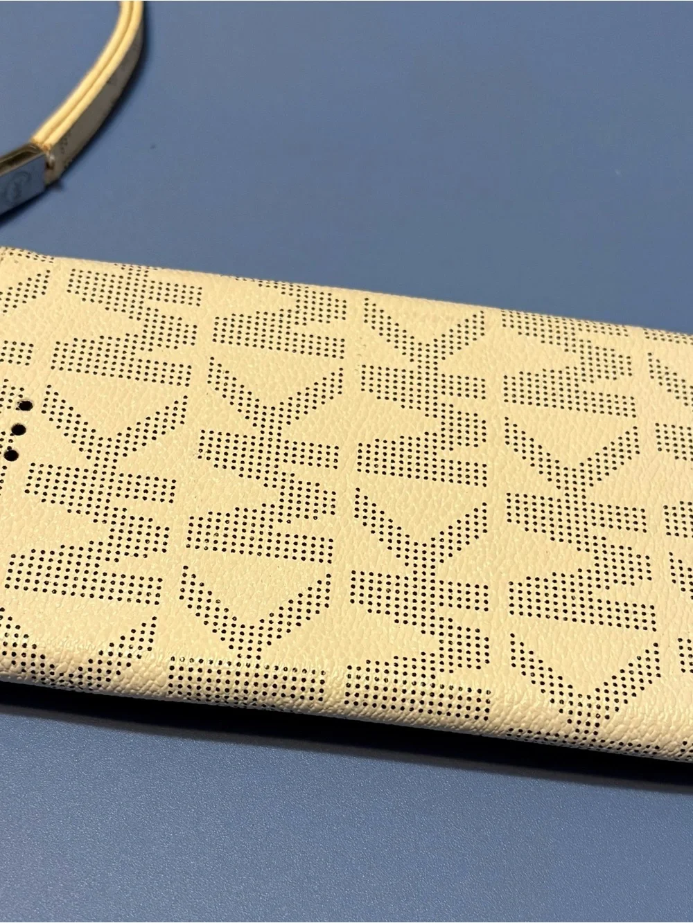 Michael Kors Beige Gold-Accent Wristlet phone wallet